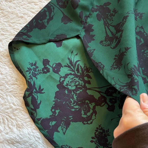 Green/Navy Floral Blouse - Picture 8 of 10